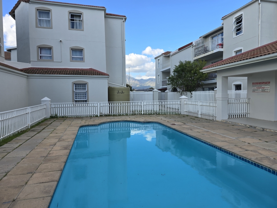 To Let 2 Bedroom Property for Rent in Gordons Bay Central Western Cape